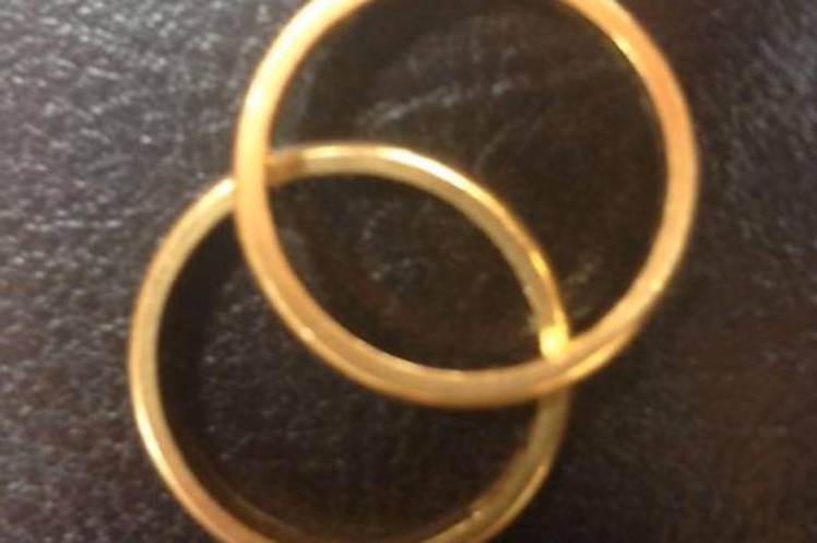 Đeo nhẫn cưới tay nào là đúng Ý nghĩa của chiếc nhẫn cưới