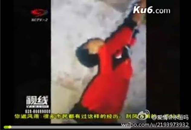 Cậu bé váy đỏ Trùng Khánh Một trong những vụ án bí ẩn nhất Trung Quốc