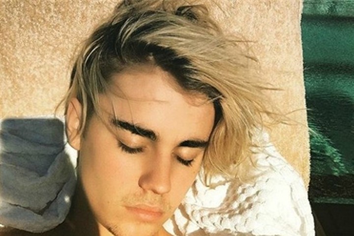 Tóc của Justin Bieber được mua với giá 40.000 USD