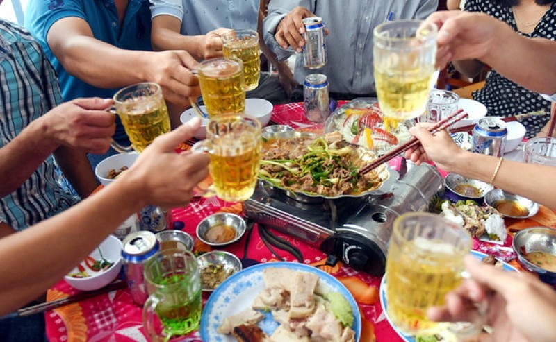 Ép uống rượu: Hành trình khám phá văn hóa uống rượu Việt Nam với những hình ảnh đầy màu sắc và độc đáo chắc chắn sẽ khiến bạn có những trải nghiệm tuyệt vời trong việc khám phá nét đặc trưng của đất nước chúng ta.