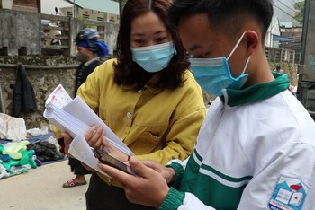 Học sinh Hà Giang được tuyên truyền về phòng chống dịch Covid-19. Ảnh: Đức Long