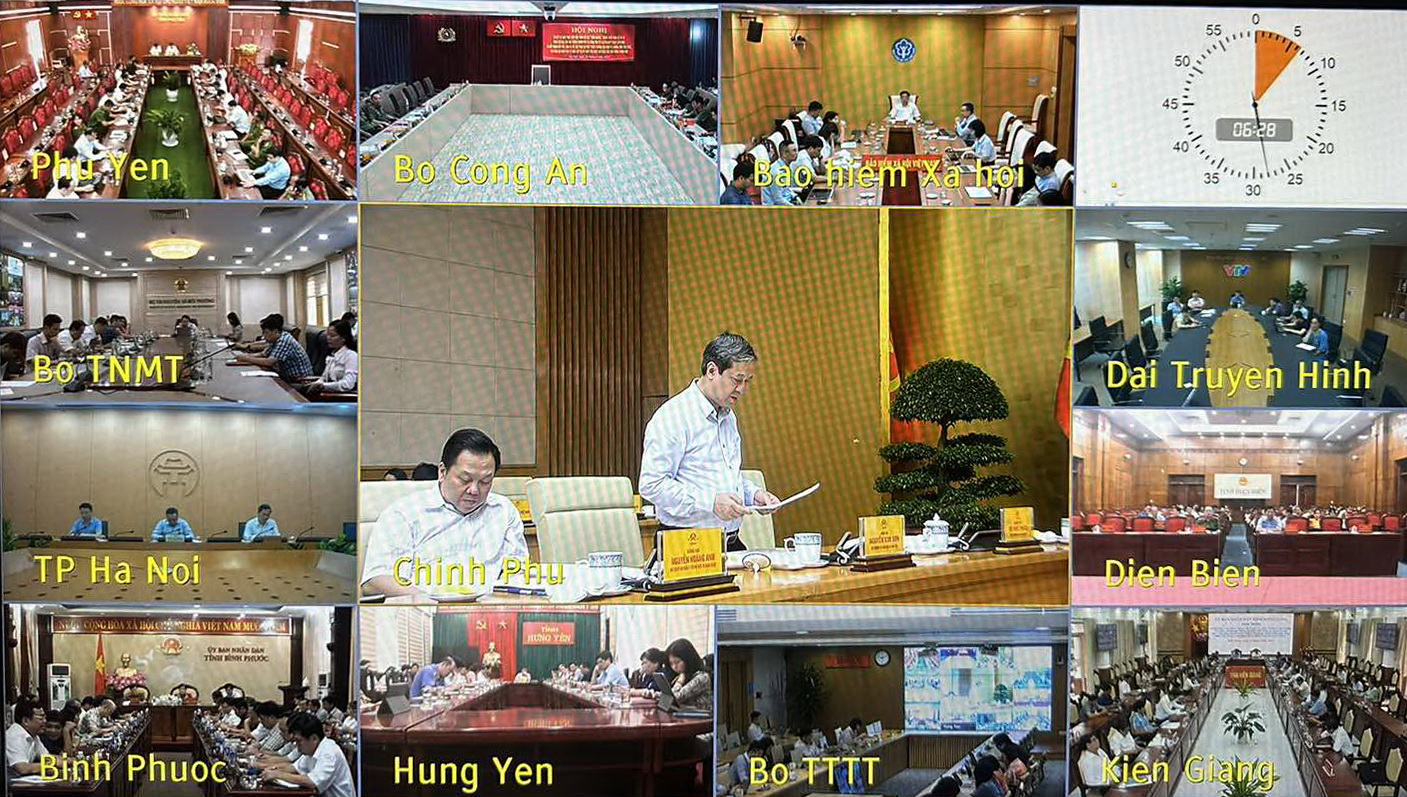 Hội nghị được tổ chức trực tiếp kết hợp trực tuyến giữa điểm cầu Trụ sở Chính phủ tới điểm cầu các Bộ, ngành, cơ quan Trung ương và các tỉnh, thành phố trực thuộc Trung ương.