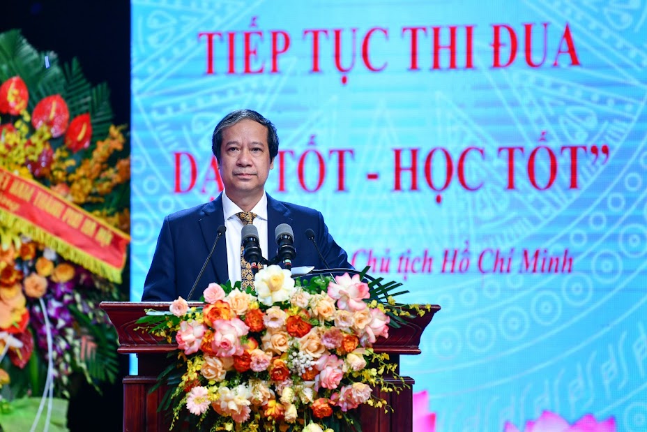 Bộ trưởng Bộ GD&ĐT Nguyễn Kim Sơn phát biểu tại buổi lễ.