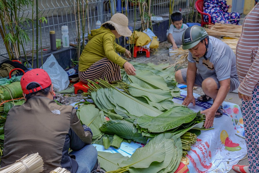 Chợ lá dong ở Đà Nẵng ế ẩm ngày giáp Tết