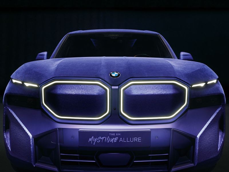 Chùm ảnh XM Mystique Allure của BMW lấy cảm hứng từ Naomi Campbell