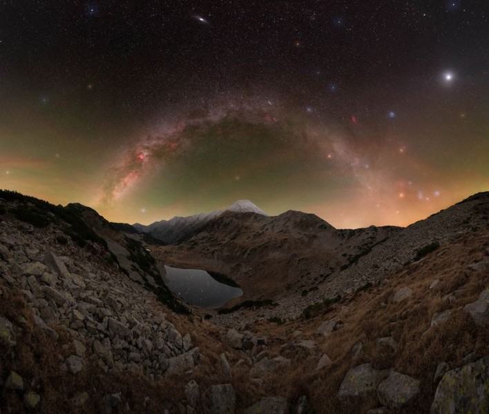 Những bức ảnh tuyệt đẹp về dải ngân hà lộng lẫy 
