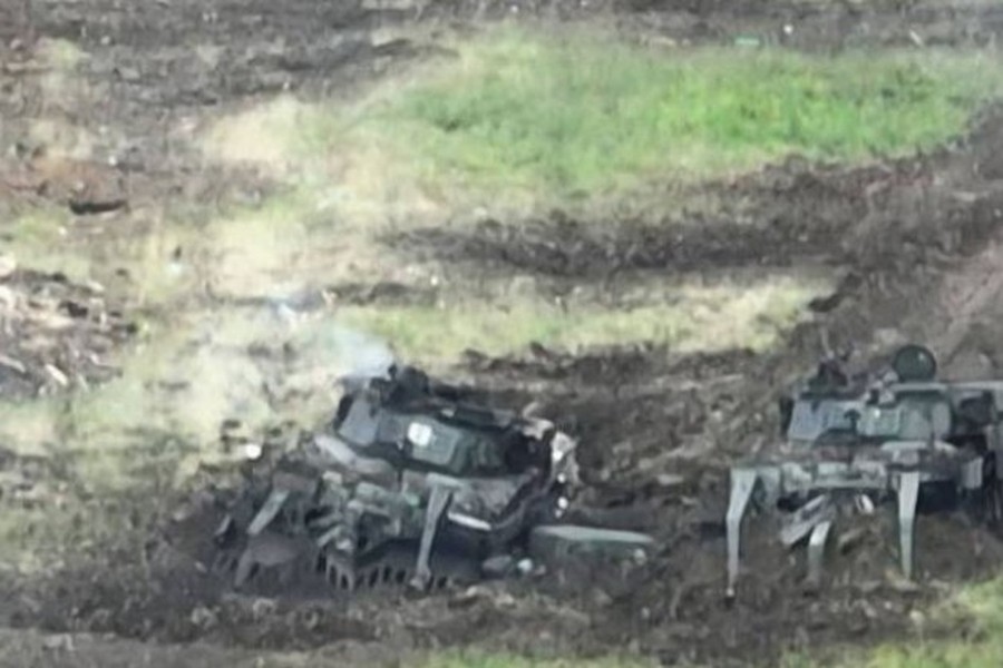 Ukraine mất 2/3 thiết giáp phá mìn Leopard 2R sau một trận đánh