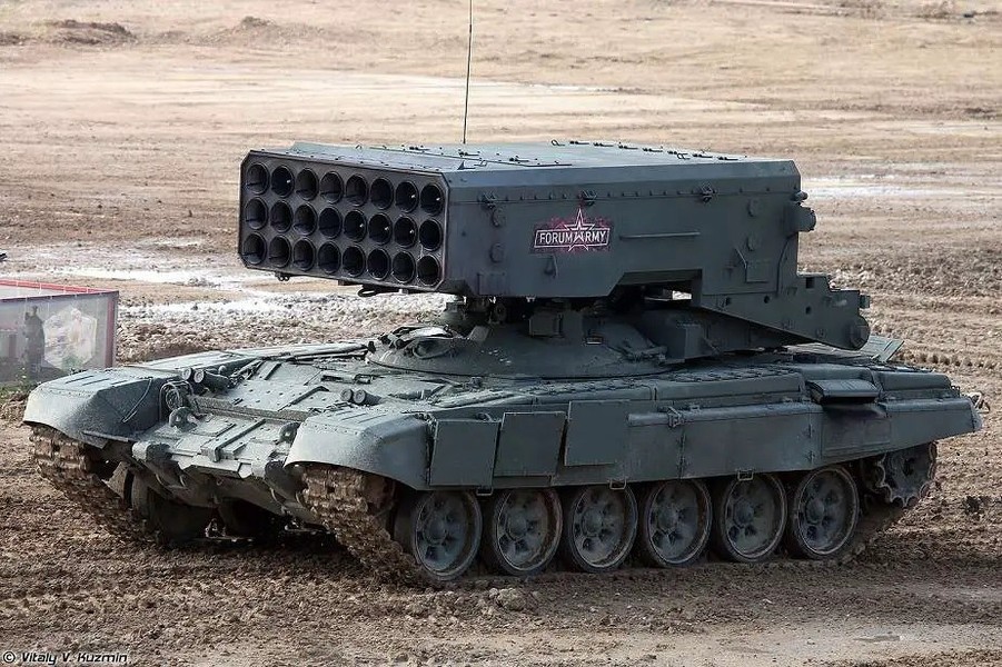 Đòn tấn công của TOS-1A Solntsepek 'thổi bay' tháp pháo xe tăng Leopard 2A4