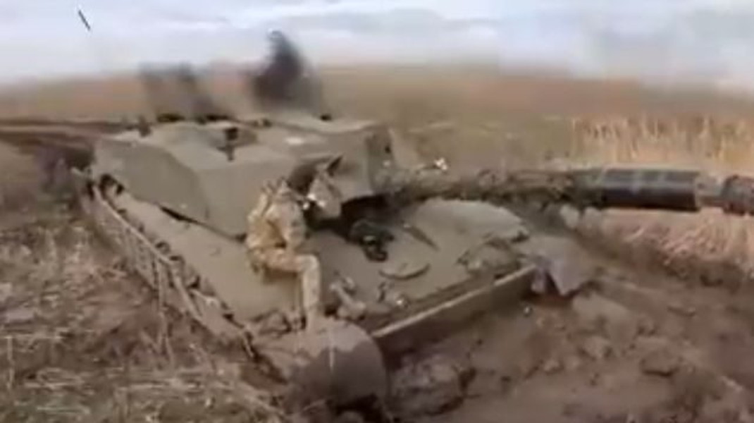 Anh cung cấp cho Kiev xe tăng Challenger 2 bị lỗi