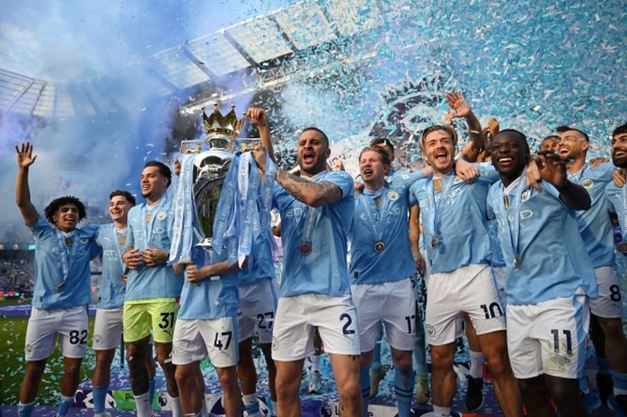 Chùm ảnh: Man City vô địch, làm nên lịch sử Ngoại hạng Anh 
