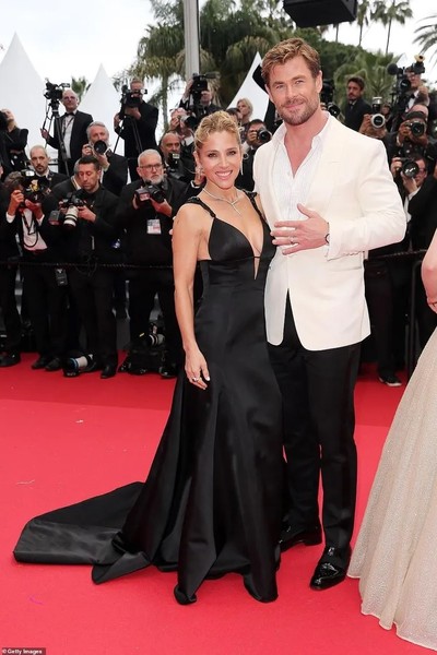 'Đát kỷ đẹp nhất màn ảnh' Ôn Bích Hà xuất hiện ấn tượng tại thảm đỏ Cannes 2024 