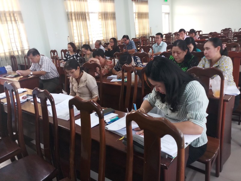 Giáo viên Trường THCS Đoàn Thị Điểm, quận Ninh Kiều (TP Cần Thơ) góp ý, đề xuất SGK lớp 6.