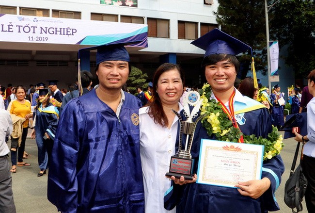 Anh em cặp song sinh Thông - Thái tốt nghiệp xuất sắc Trường ĐH Bách khoa TPHCM năm 2019 (Ảnh:Trường)