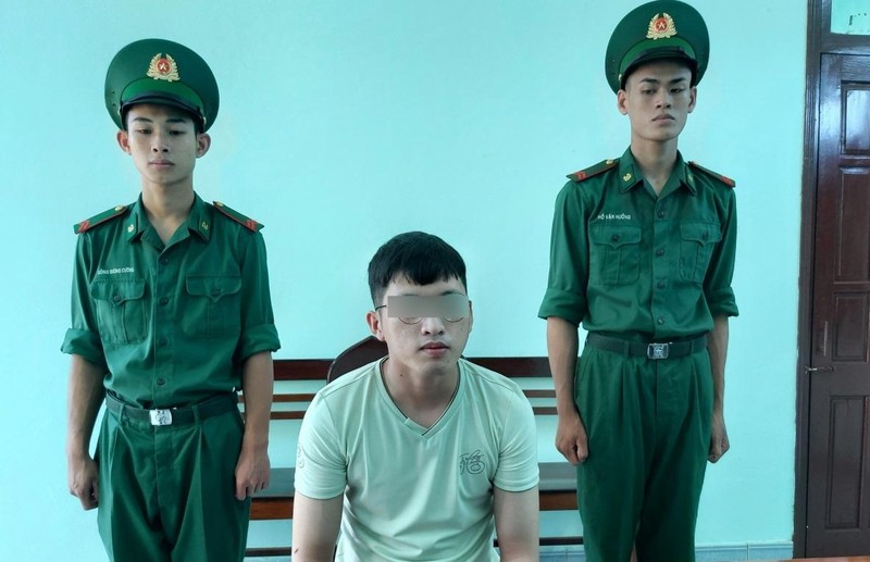 Trần Quang Quyết tại cơ quan điều tra biên phòng Gia Lai. (Ảnh: Biên phòng Gia Lai cung cấp)