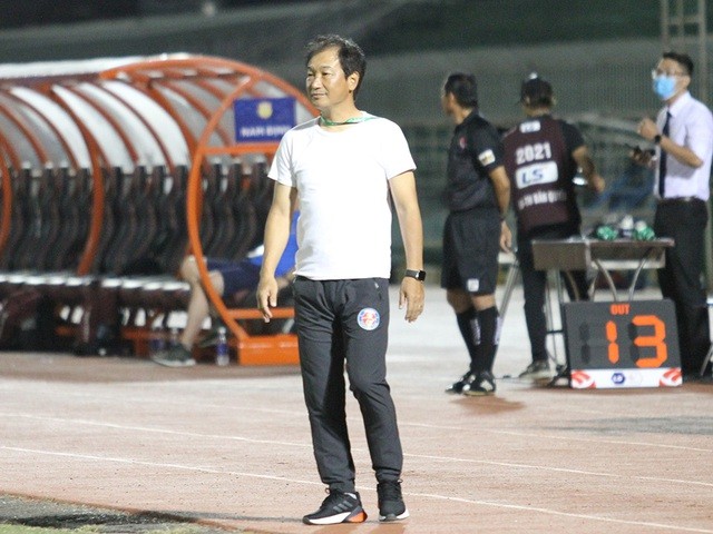 Nhà cầm quân người Nhật Bản Shimoda Masahiro bị Sài Gòn FC sa thải sau 3 trận thua liên tiếp.
