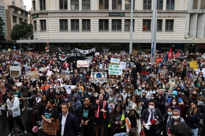 Hàng ngàn người biểu tình phản đối dự án nhà máy điện khí đốt khổng lồ gần Sydney ngày 21/05