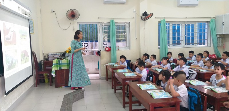 Giờ học Tiếng Việt của HS lớp Một trường Tiểu học Lê Lai (quận Hải Châu, TP Đà Nẵng) 