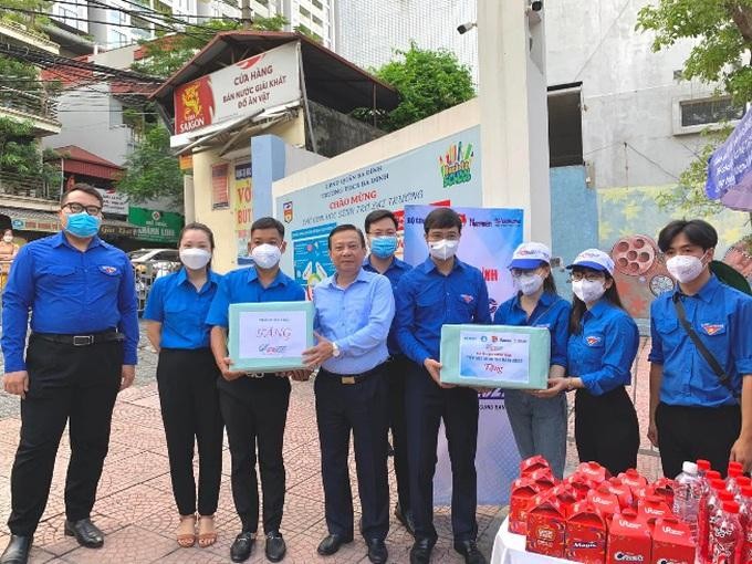 Hơn 5000 tình nguyện viên phủ khắp Hà Nội tiếp sức mùa thi ảnh 1