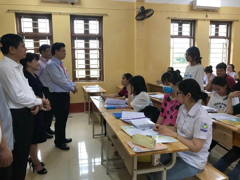 Thứ trưởng Nguyễn Hữu Độ: Cần kiểm soát tốt tình hình quá trình tổ chức thi tốt nghiệp THPT ảnh 4