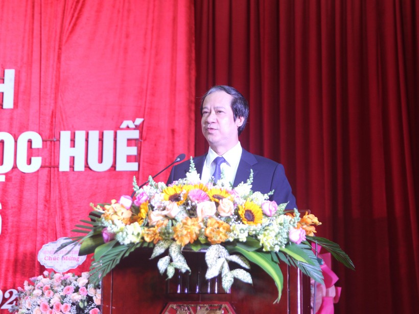 Bộ trưởng Nguyễn Kim Sơn trao quyết định công nhận tân Giám đốc Đại học Huế ảnh 4