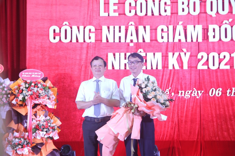 Bộ trưởng Nguyễn Kim Sơn trao quyết định công nhận tân Giám đốc Đại học Huế ảnh 3