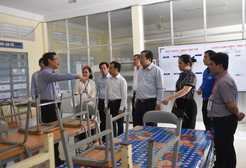Thứ trưởng Nguyễn Văn Phúc kiểm tra thi tốt nghiệp THPT tại Long An ảnh 1