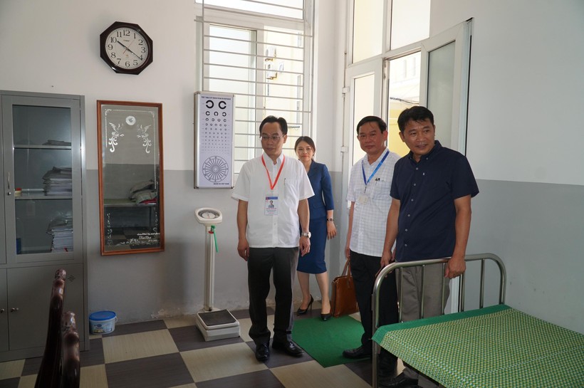 Thứ trưởng Hoàng Minh Sơn kiểm tra công tác chuẩn bị thi tốt nghiệp THPT tại Nghệ An ảnh 8