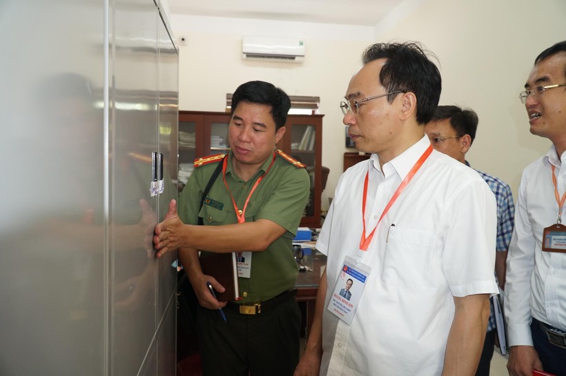 Thứ trưởng Hoàng Minh Sơn kiểm tra công tác chuẩn bị thi tốt nghiệp THPT tại Nghệ An ảnh 6