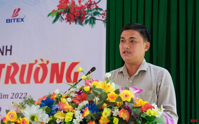 Báo GD&TĐ tiếp sức học sinh nghèo huyện Tam Bình, tỉnh Vĩnh Long ảnh 2