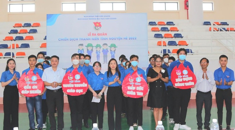 Trường ĐH Kiên Giang ra quân Chiến dịch Thanh niên tình nguyện hè ảnh 1