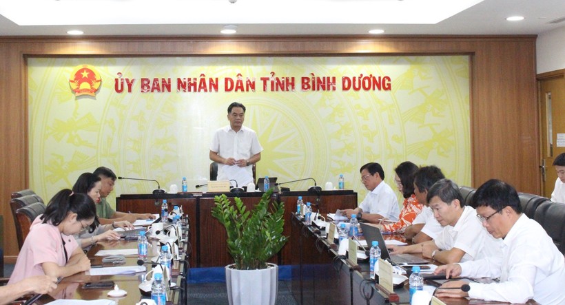 Ông Nguyễn Lộc Hà, Trưởng ban chỉ đạo cấp tỉnh Kỳ thi tốt nghiệp THPT năm 2024 phát biểu chỉ đạo tại cuộc họp. (Ảnh: TK)