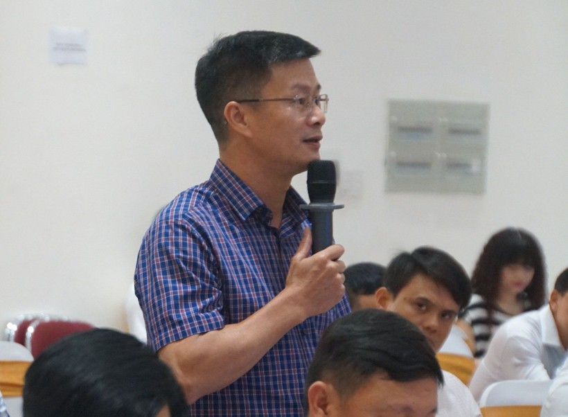 Đại diện Sở GD&TĐ Bắc Giang tham luận tại hội nghị. (Ảnh: Cẩm Anh)