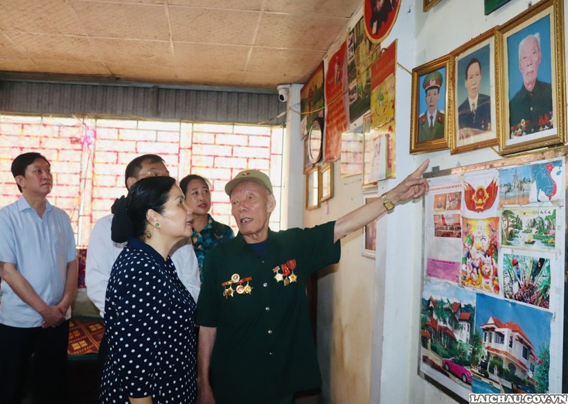 Chiến sĩ Điện Biên Nguyễn Văn Cư (thành phố Lai Châu) chia sẻ về kỷ niệm thời kháng chiến và những người anh em ruột thịt đã hi sinh.