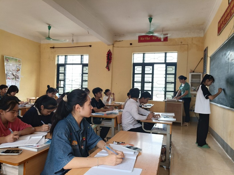 Trường THCS Núa Ngam, huyện Điện Biên tích cực ôn tập cho học sinh lớp 9.