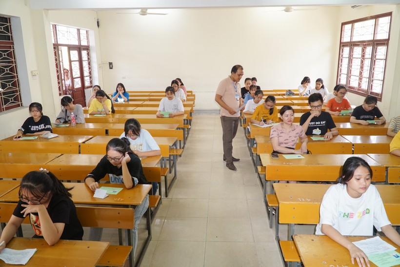 Nghệ An: Hơn 2.000 thí sinh thi bước vào thi chuyên lớp 10