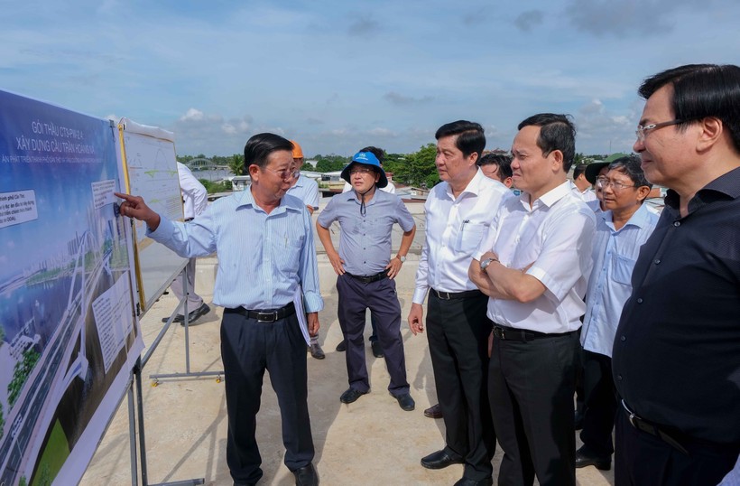 Phó Thủ tướng Trần Lưu Quang cùng đoàn công tác đã đi kiểm tra thực tế dự án ở TP Cần Thơ.