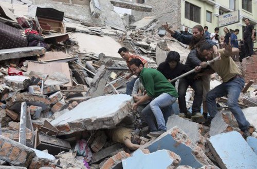 Cơn địa chấn ở Nepal hom0 25/4 gây ra rất nhiều thiệt hại về người và của. Ảnh: NY Times
