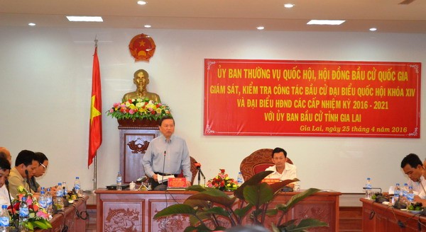 Thượng tướng Tô Lâm kiểm tra công tác chuẩn bị bầu cử tại Gia Lai.