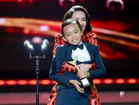 Hồ Văn Cường vượt mặt Sơn Tùng giành giải Ca sĩ ấn tượng VTV Awards 2016