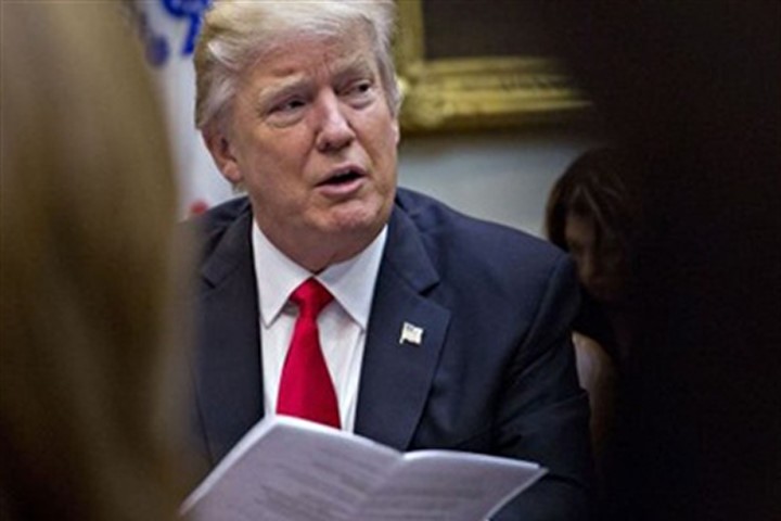 Hàng trăm nhà ngoại giao Mỹ ký văn bản phản đối Trump