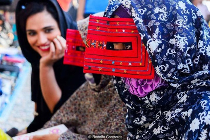 Những người phụ nữ đeo mặt nạ bí ẩn ở Iran