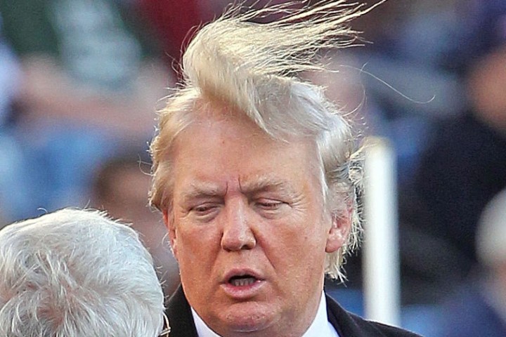 Bác sĩ riêng tiết lộ cách ông Trump chăm sóc mái tóc vàng lãng tử mỗi ngày