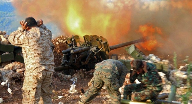 Lực lượng quân đội Syria tấn công kẻ thù (ảnh: Sputnik)