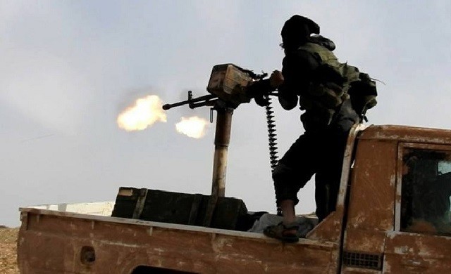 Khủng bố IS đang bắn vào lực lượng của chính phủ Syria ở Homs
