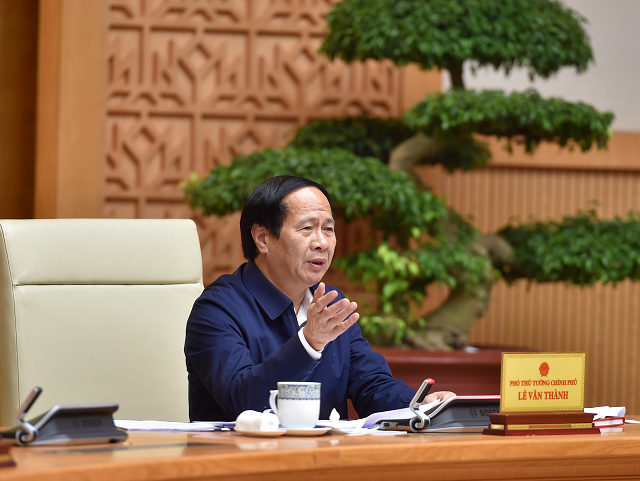 Phó Thủ tướng Lê Văn Thành đề nghị toàn bộ hệ thống chính trị, các bộ, ngành, địa phương không được chủ quan - Ảnh: VGP/Đức Tuân.