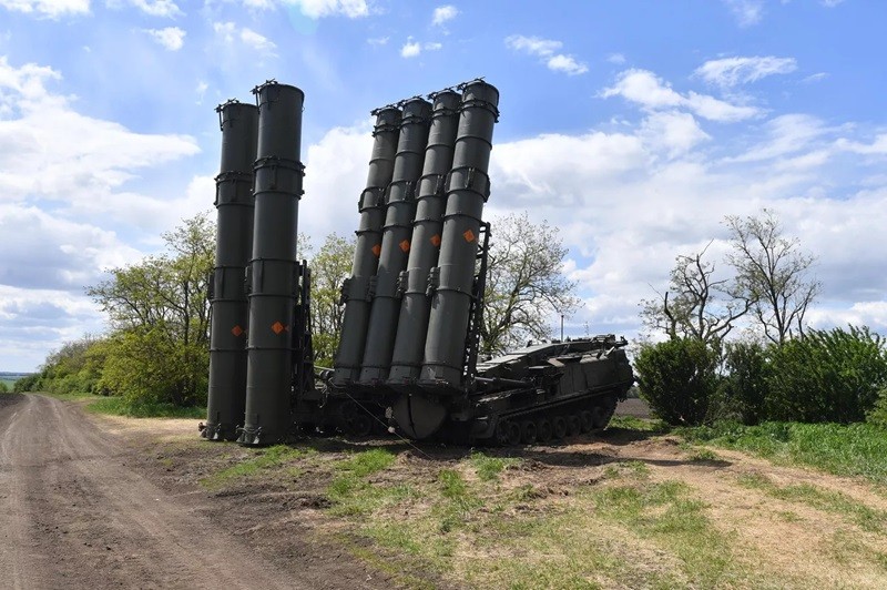 Hệ thống tên lửa S-300 của Nga ở hướng Kharkov.