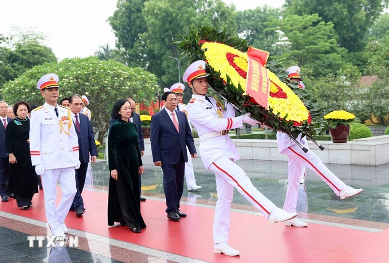 Lãnh đạo Đảng, Nhà nước vào Lăng viếng Chủ tịch Hồ Chí Minh, viếng liệt sỹ 