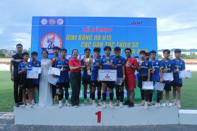 Chung kết và bế mạc Giải bóng đá U15 các dân tộc thiểu số tỉnh Điện Biên