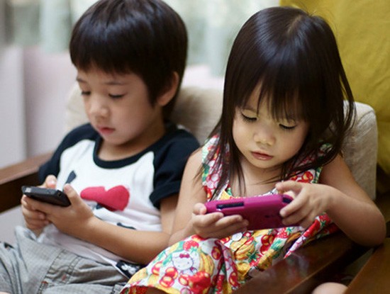 Cẩn thận khi trẻ “trực tuyến” trên tablet