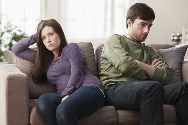 Online Facebook nhiều, dễ dẫn đến ly hôn